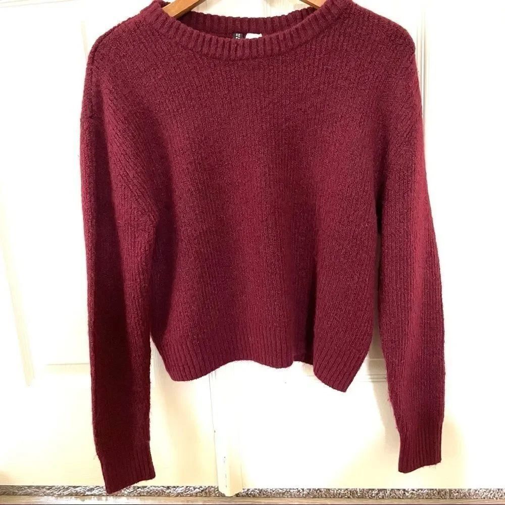 Divided H & M burgundy long sleeved sweater